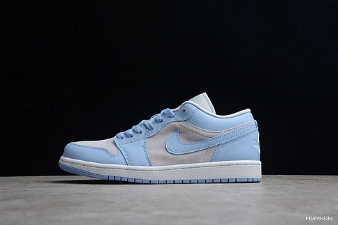 DC0774-050 University (W) Jordan Blue 1 Low 0809